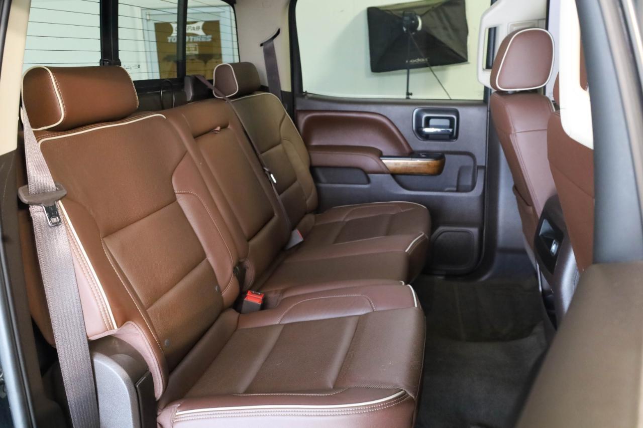 Chevrolet Silverado 1500 4WD Crew Cab 143.5" High Country 2017