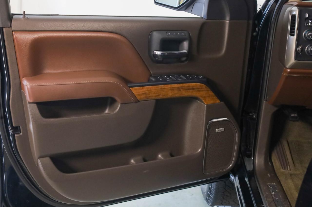 Chevrolet Silverado 1500 4WD Crew Cab 143.5" High Country 2017