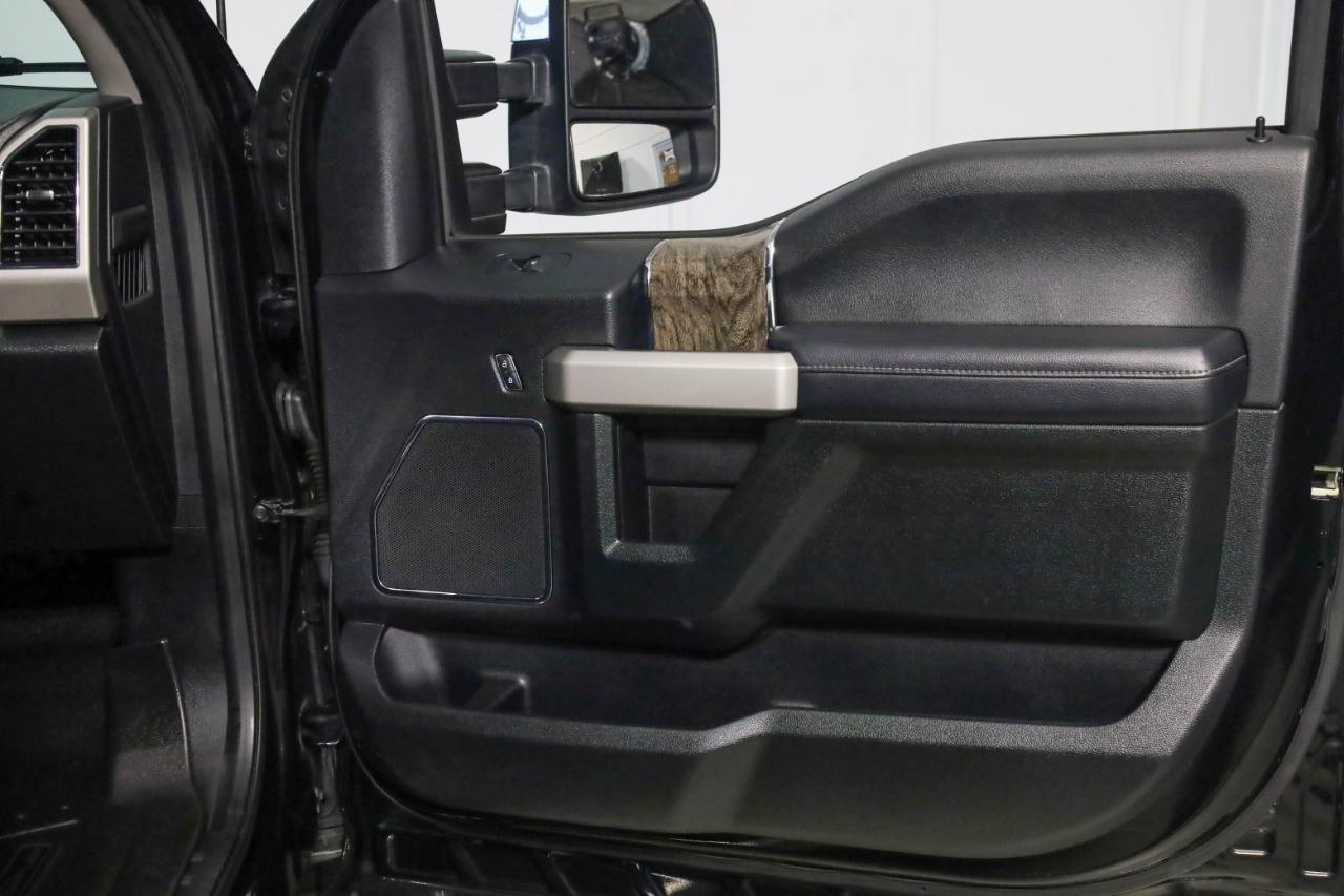 Ford Super Duty F-350 SRW King Ranch 4WD Crew Cab 8' Box 2019