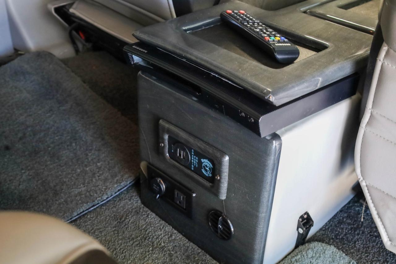 Ford Transit Van T-150 148" Low Rf 8600 GVWR Swing-Out RH Dr 2017