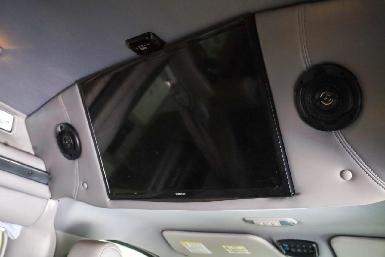 Ford Transit Van T-150 148" Low Rf 8600 GVWR Swing-Out RH Dr 2017