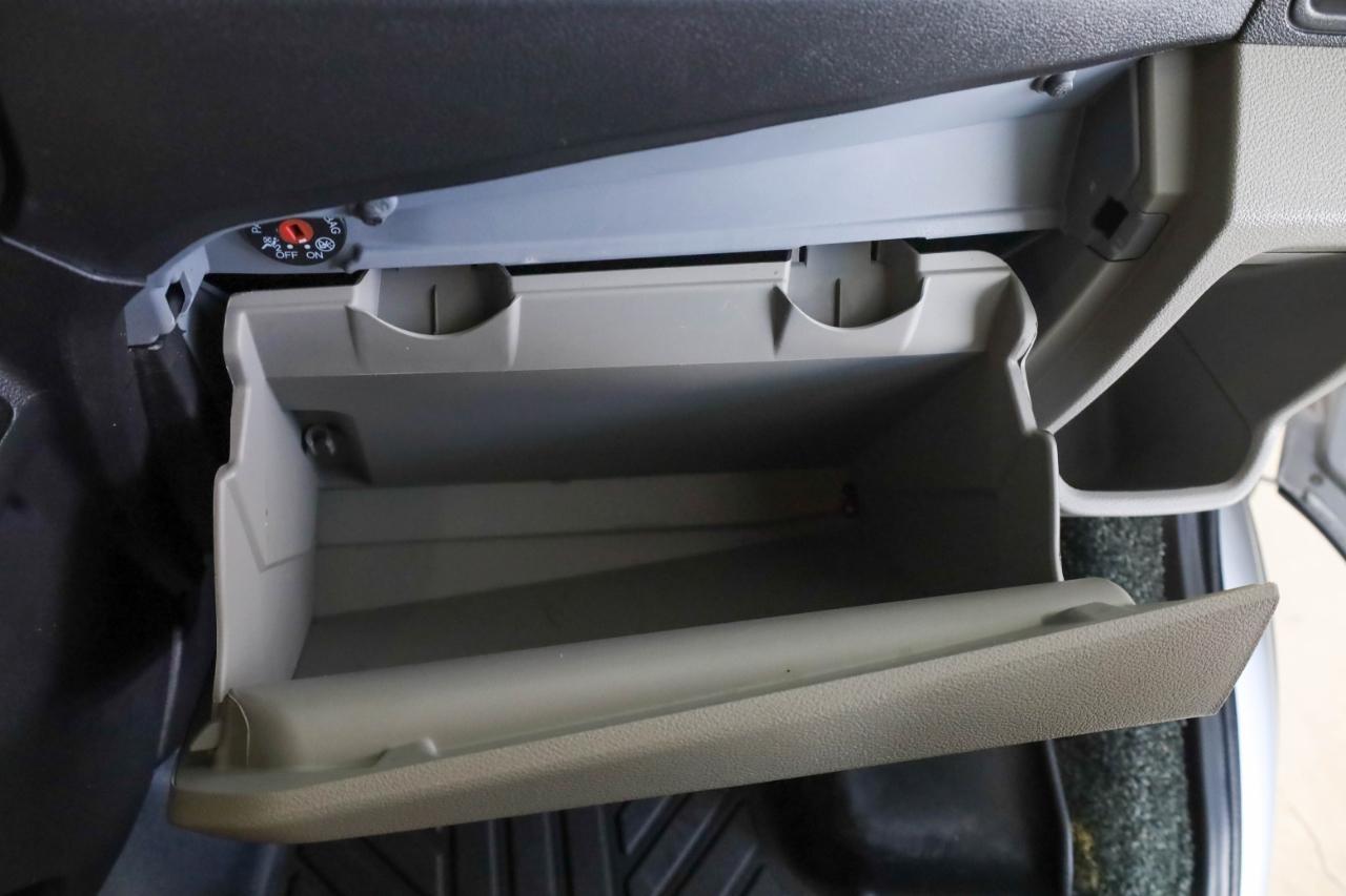 Ford Transit Van T-150 148" Low Rf 8600 GVWR Swing-Out RH Dr 2017