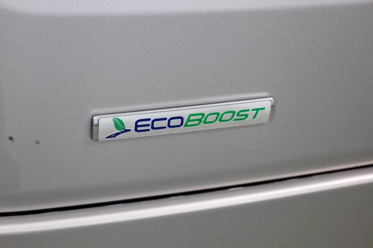 Ford Transit Van T-150 148" Low Rf 8600 GVWR Swing-Out RH Dr 2017