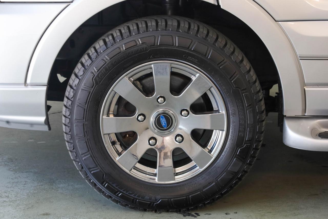 Ford Transit Van T-150 148" Low Rf 8600 GVWR Swing-Out RH Dr 2017