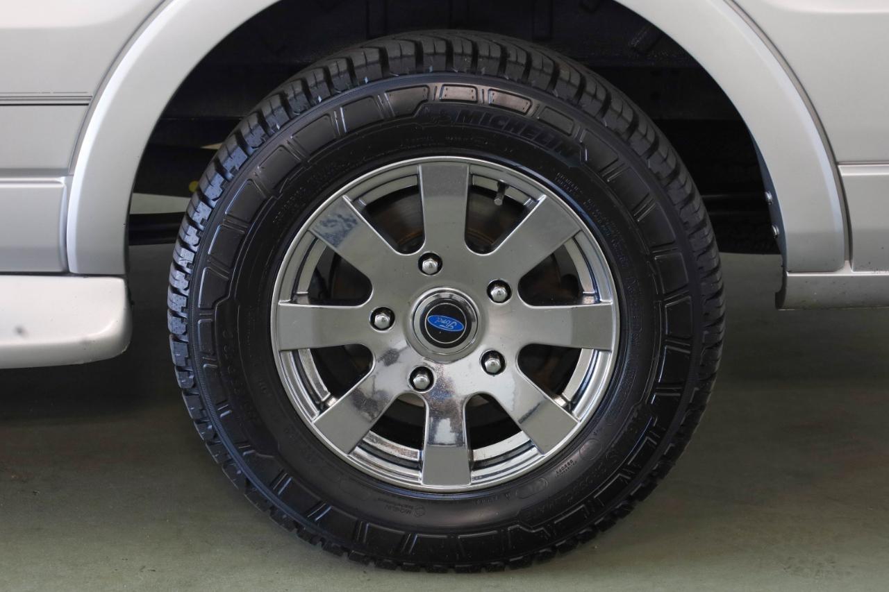 Ford Transit Van T-150 148" Low Rf 8600 GVWR Swing-Out RH Dr 2017