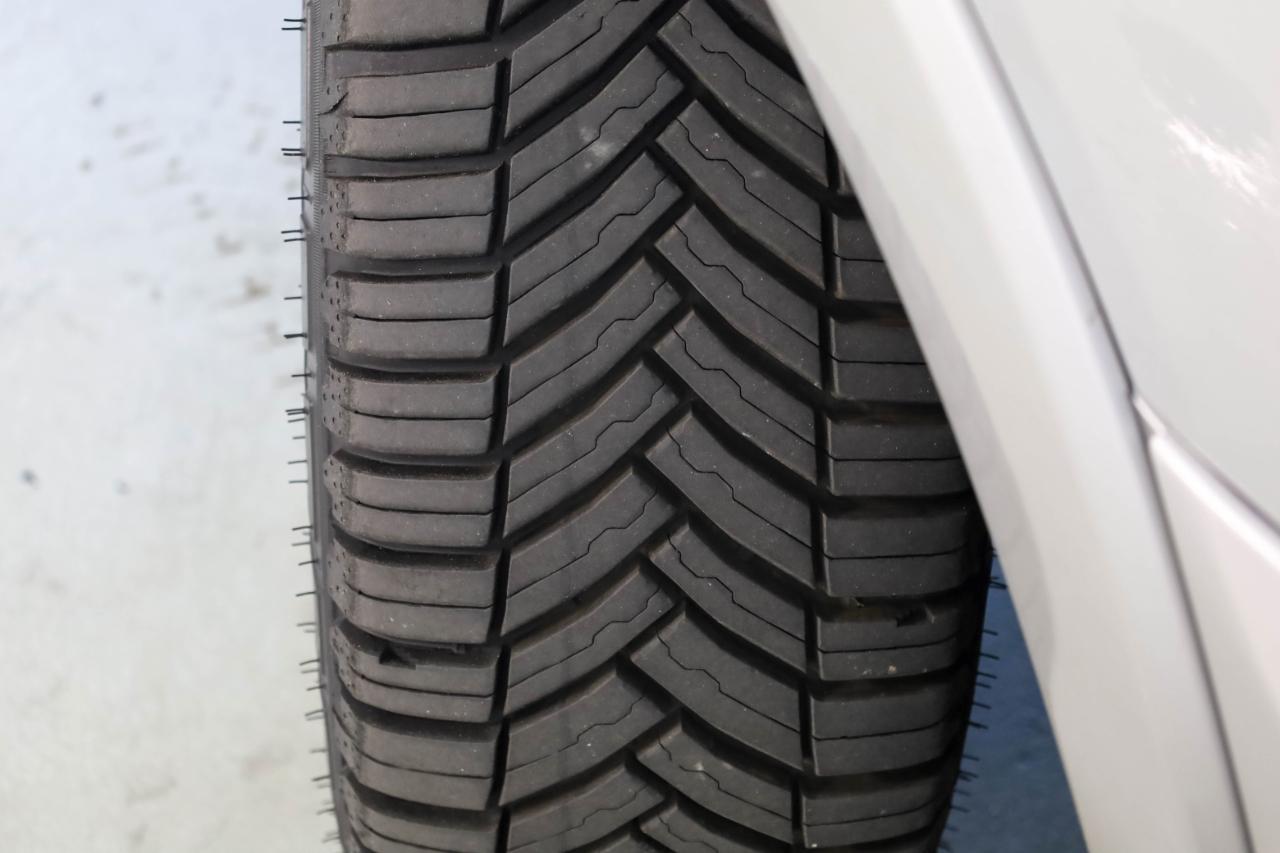 Ford Transit Van T-150 148" Low Rf 8600 GVWR Swing-Out RH Dr 2017