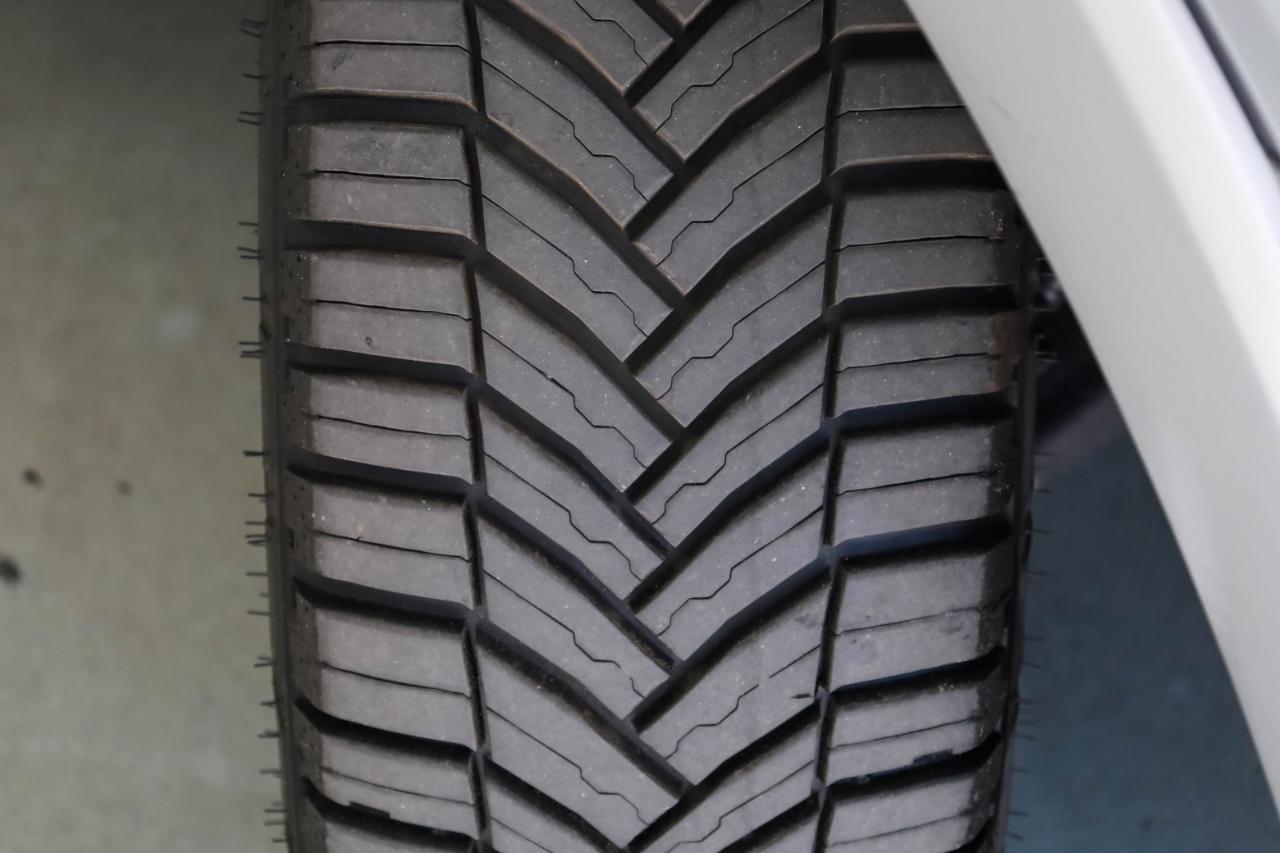 Ford Transit Van T-150 148" Low Rf 8600 GVWR Swing-Out RH Dr 2017