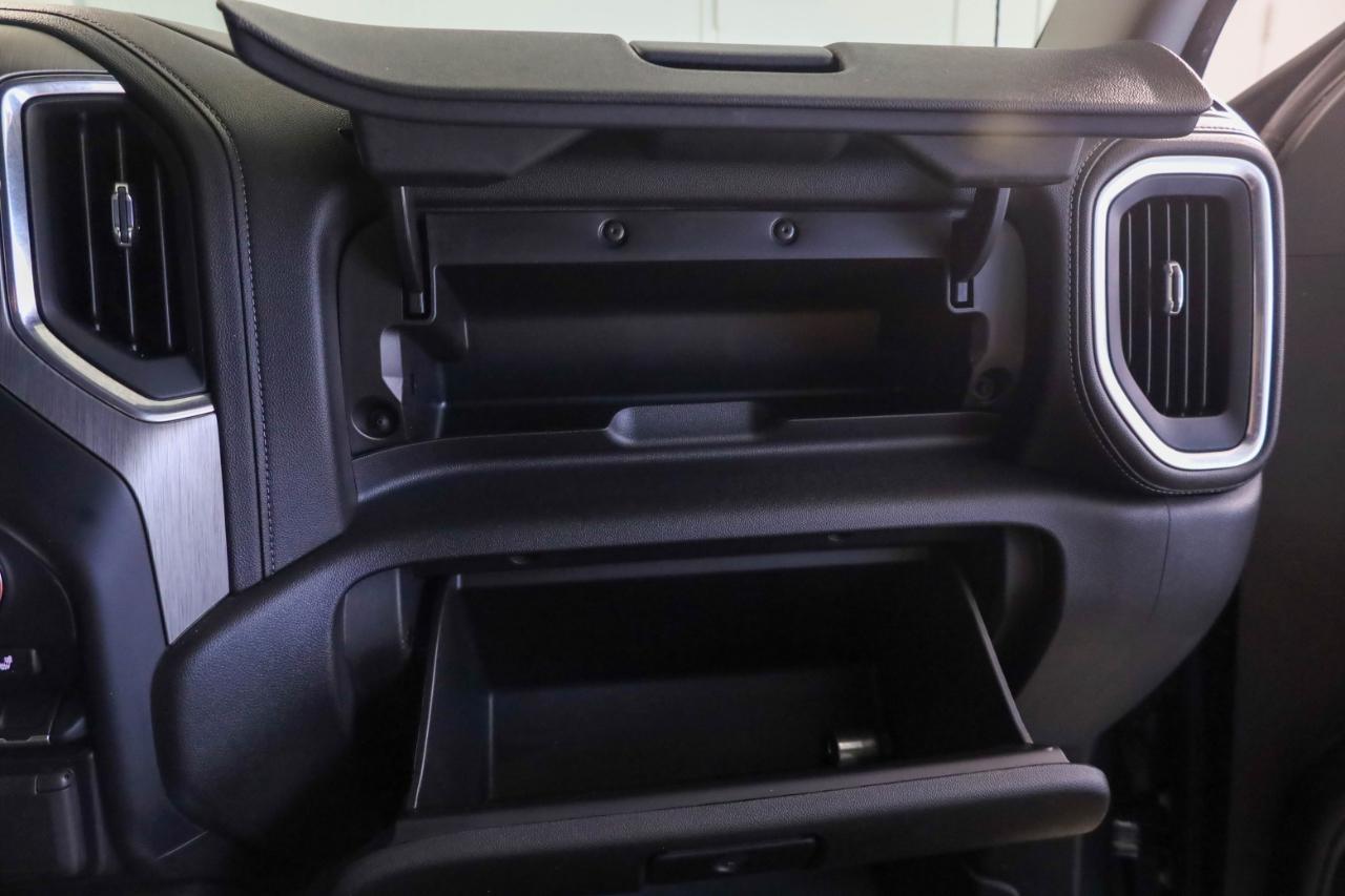 GMC Sierra 1500 4WD Crew Cab 147" Denali 2021