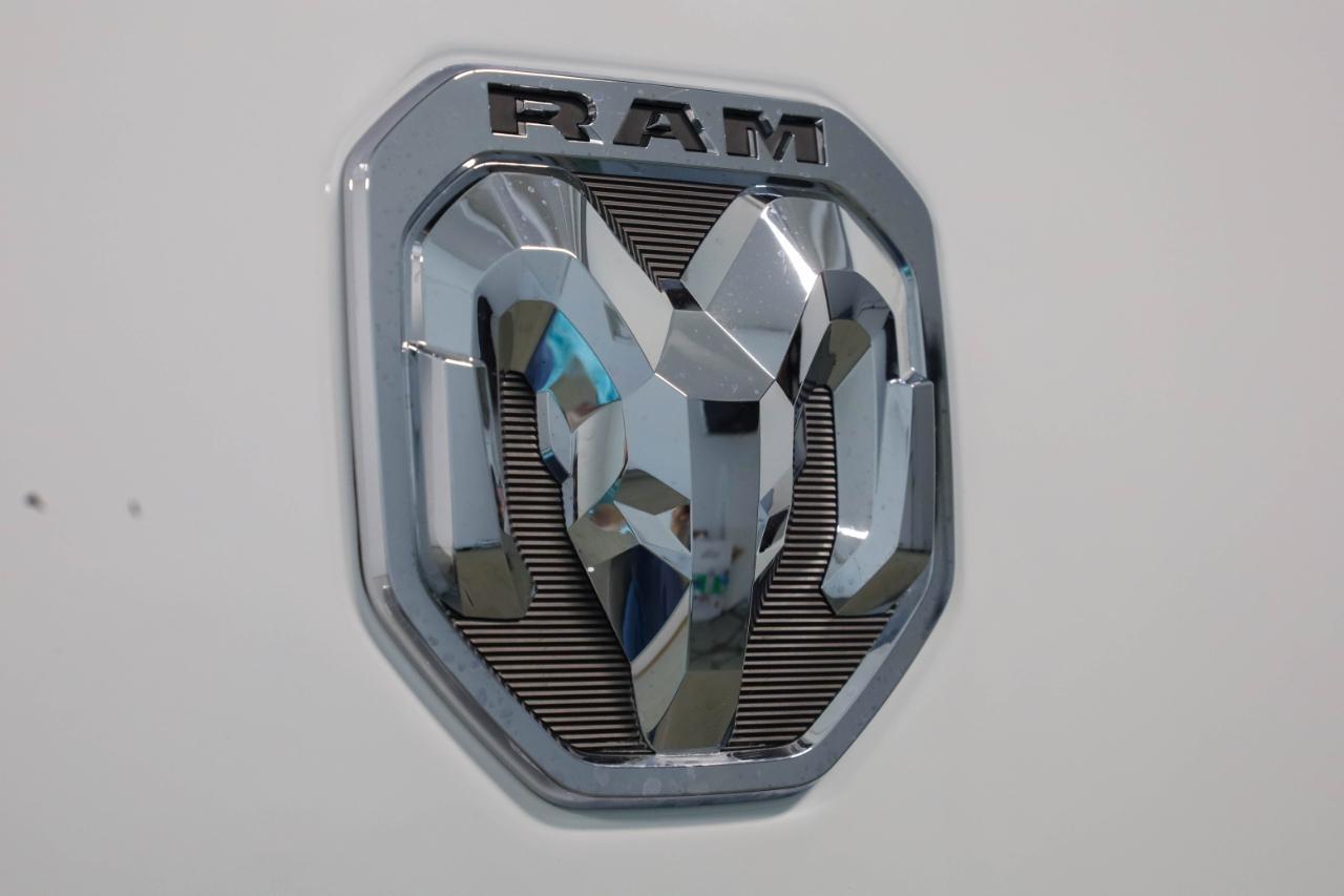 RAM 2500 Big Horn 4x4 Crew Cab 6'4" Box 2024