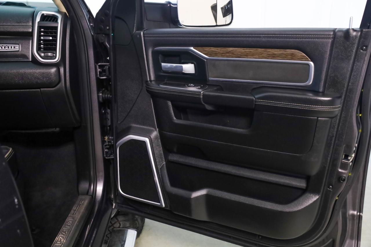 RAM 2500 Laramie 4x4 Crew Cab 6'4" Box 2020