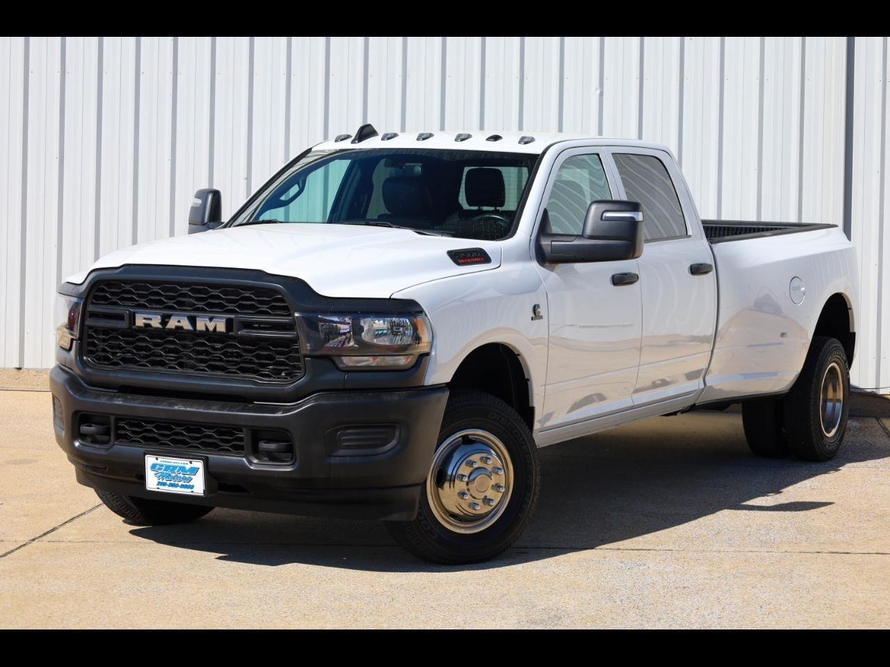 RAM 3500 Tradesman 4x4 Crew Cab 8' Box 2023