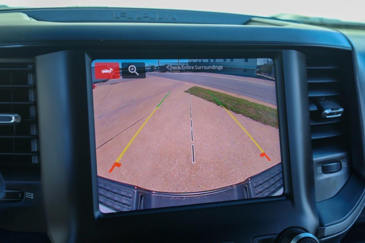 RAM 3500 Tradesman 4x4 Crew Cab 8' Box 2023