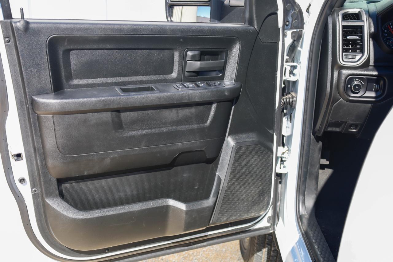 RAM 3500 Tradesman 4x4 Crew Cab 8' Box 2023