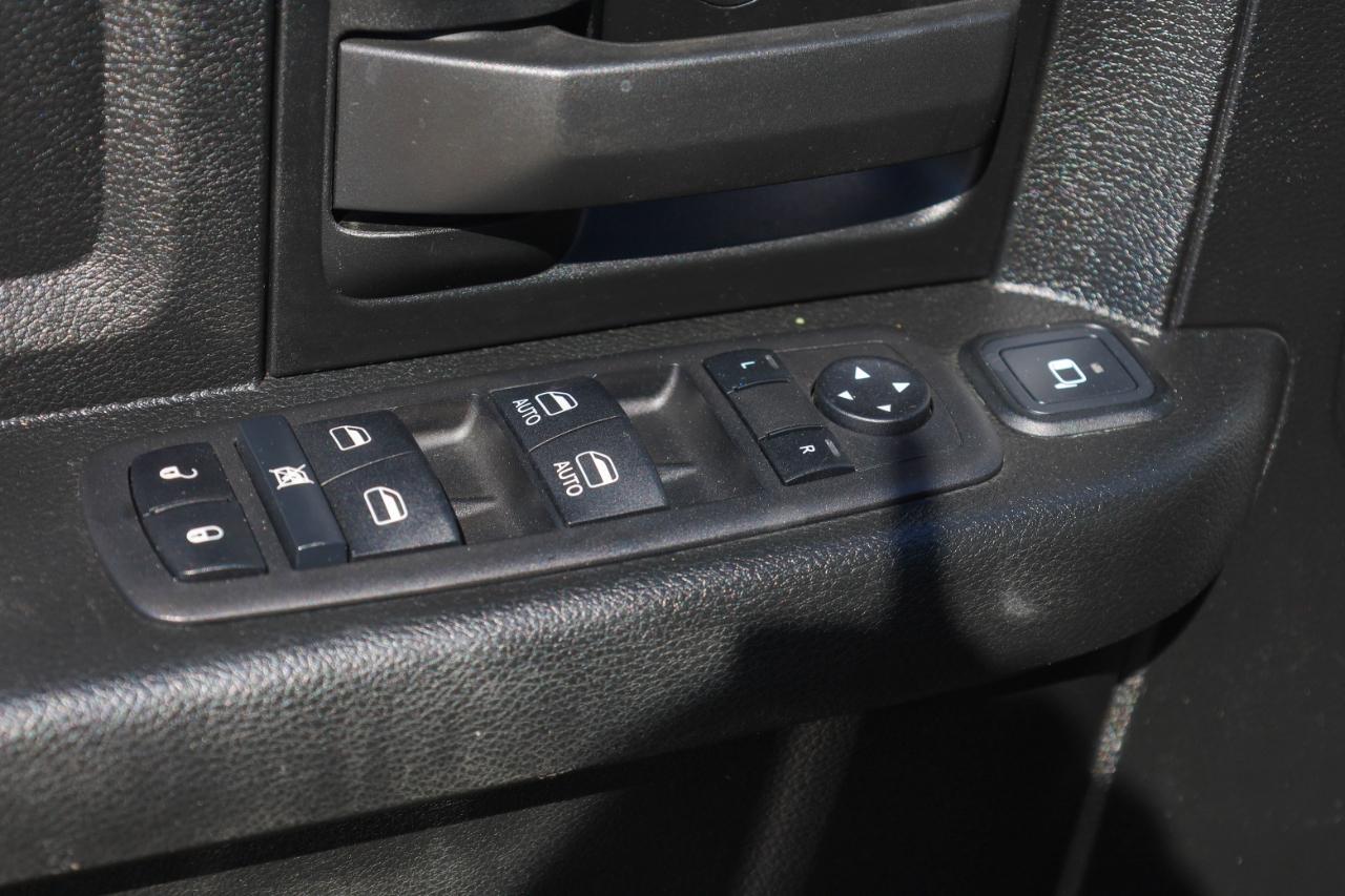 RAM 3500 Tradesman 4x4 Crew Cab 8' Box 2023