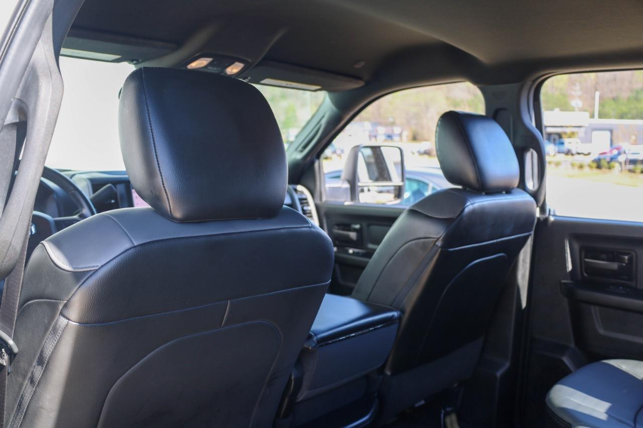 RAM 3500 Tradesman 4x4 Crew Cab 8' Box 2023