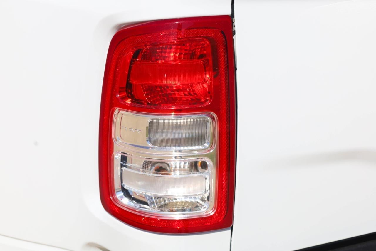 RAM 3500 Tradesman 4x4 Crew Cab 8' Box 2023