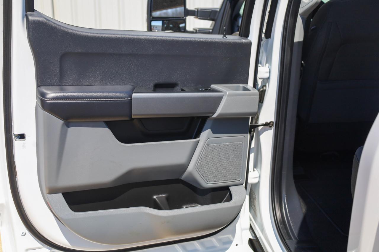 Ford Super Duty F-350 DRW King Ranch 4WD Crew Cab 8' Box 2025