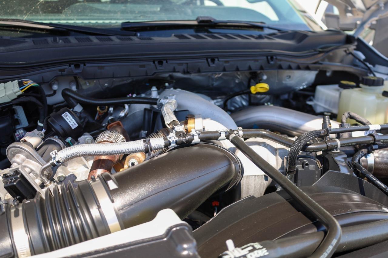 Ford Super Duty F-350 DRW King Ranch 4WD Crew Cab 8' Box 2025