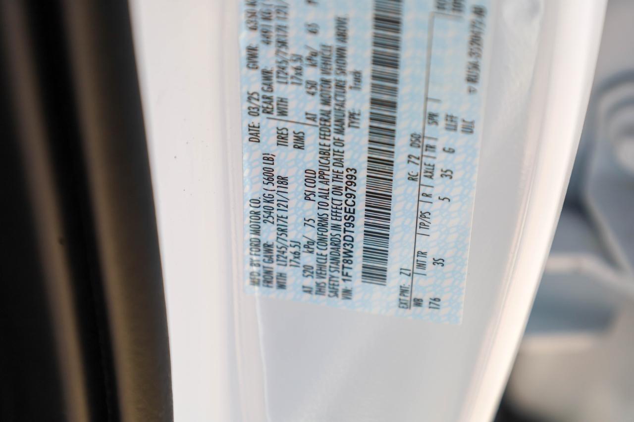 Ford Super Duty F-350 DRW King Ranch 4WD Crew Cab 8' Box 2025