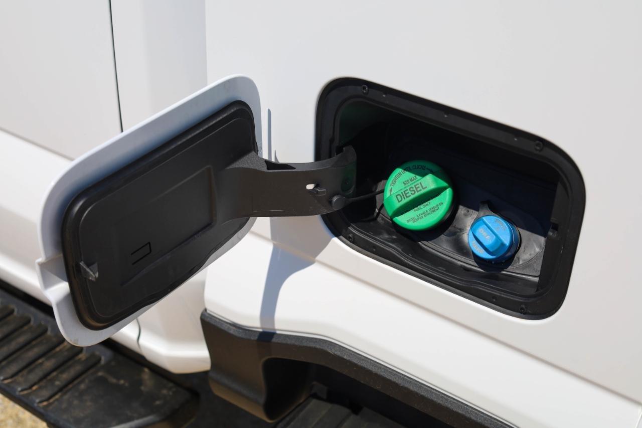 Ford Super Duty F-350 DRW King Ranch 4WD Crew Cab 8' Box 2025