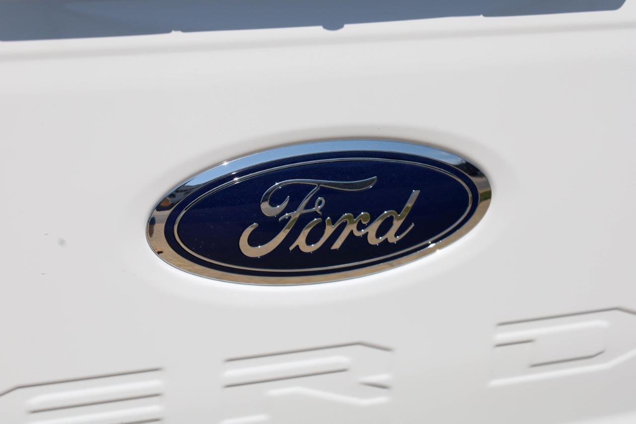 Ford Super Duty F-350 DRW King Ranch 4WD Crew Cab 8' Box 2025