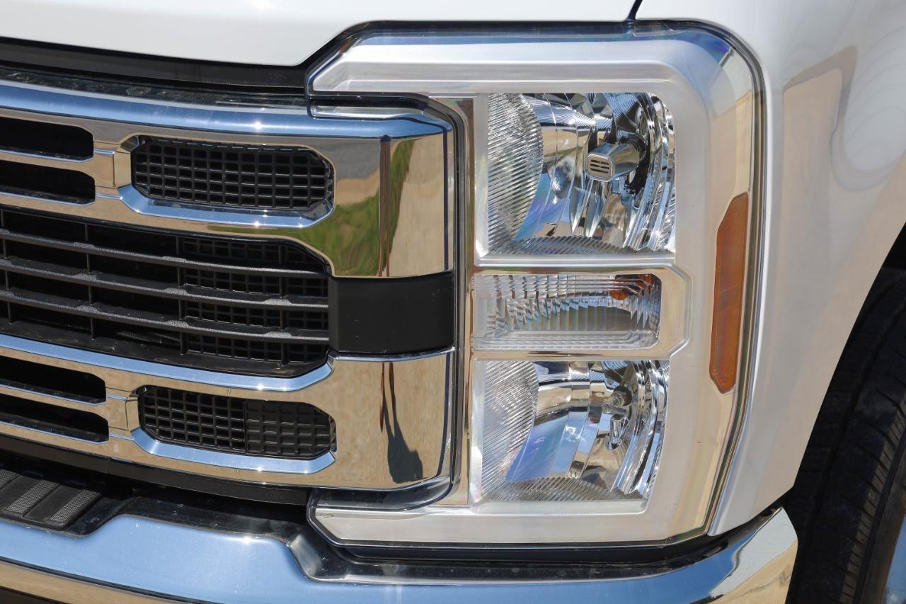 Ford Super Duty F-350 DRW King Ranch 4WD Crew Cab 8' Box 2025