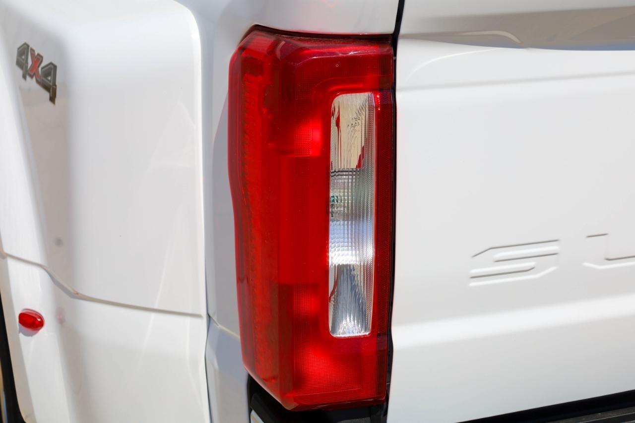 Ford Super Duty F-350 DRW King Ranch 4WD Crew Cab 8' Box 2025