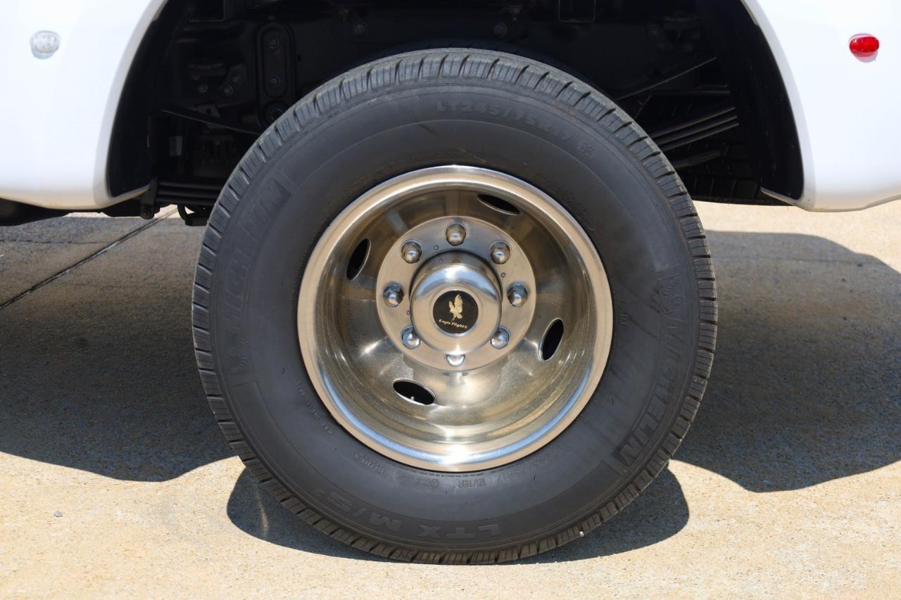 Ford Super Duty F-350 DRW King Ranch 4WD Crew Cab 8' Box 2025
