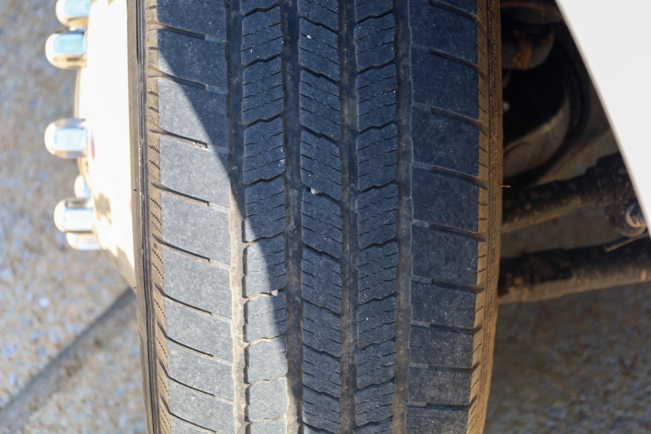 Ford Super Duty F-350 DRW King Ranch 4WD Crew Cab 8' Box 2025