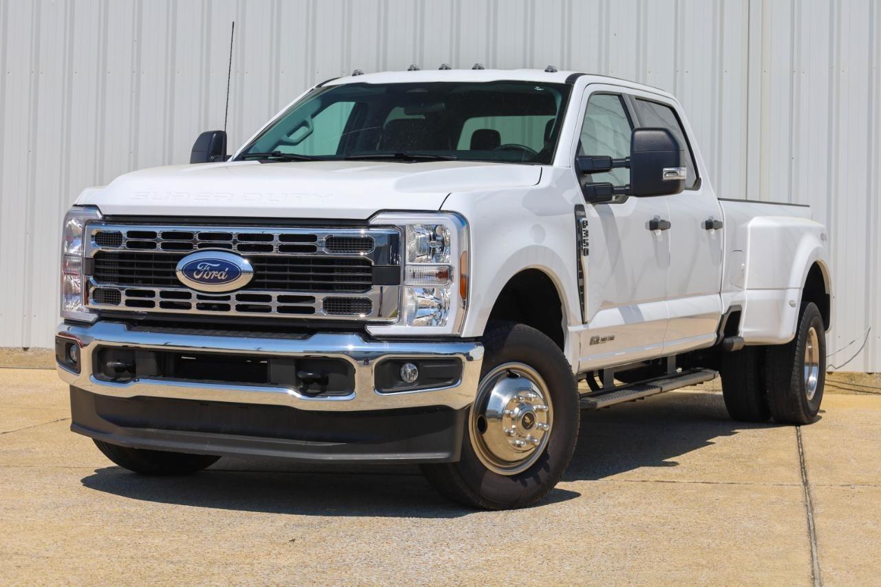 Ford Super Duty F-350 DRW King Ranch 4WD Crew Cab 8' Box 2025