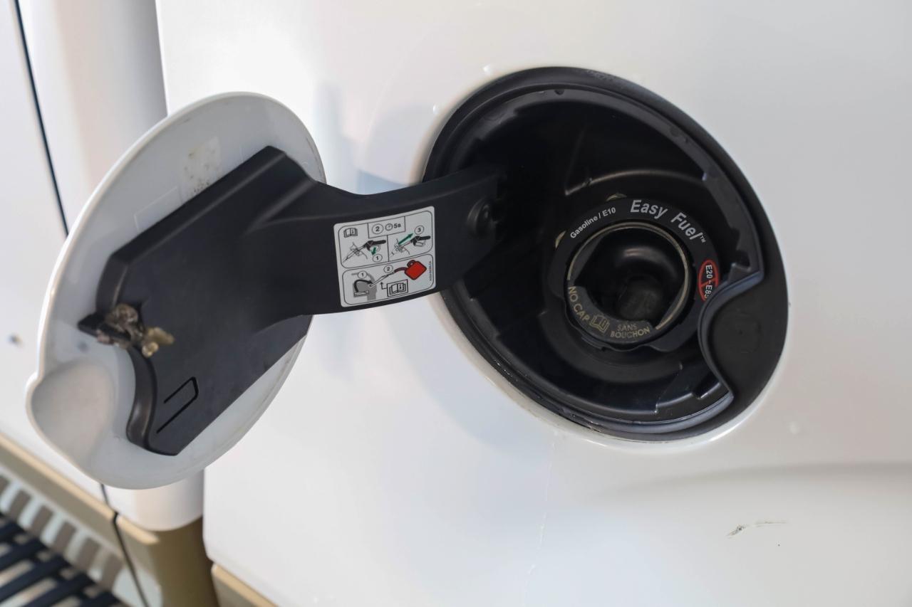 Ford F-150 4WD SuperCrew 145" Platinum 2012