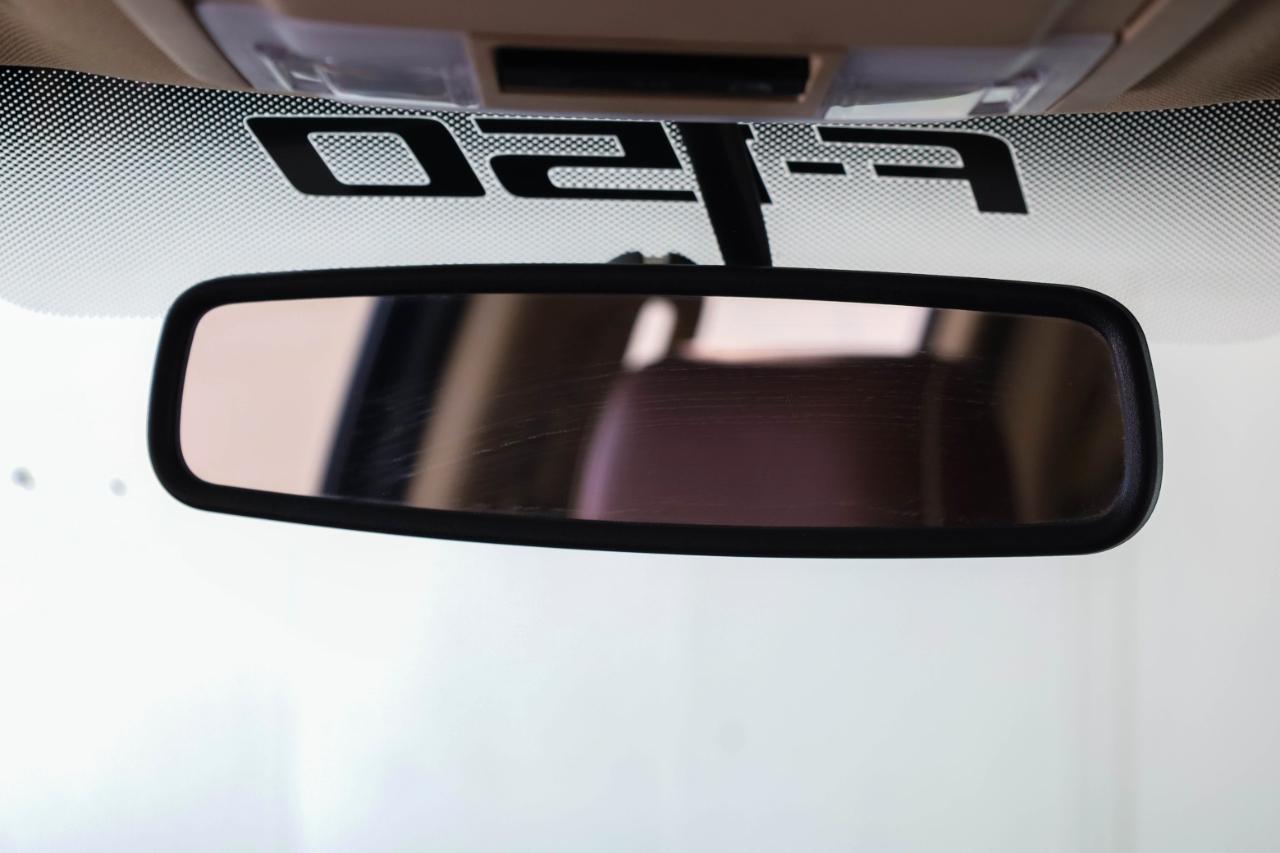 Ford F-150 4WD SuperCrew 145" Platinum 2012