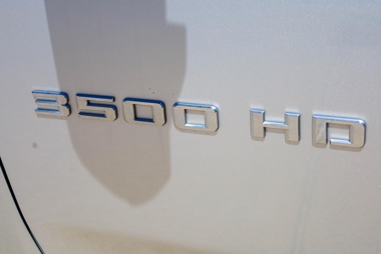 Chevrolet Silverado 3500HD 4WD Crew Cab 172" High Country 2020