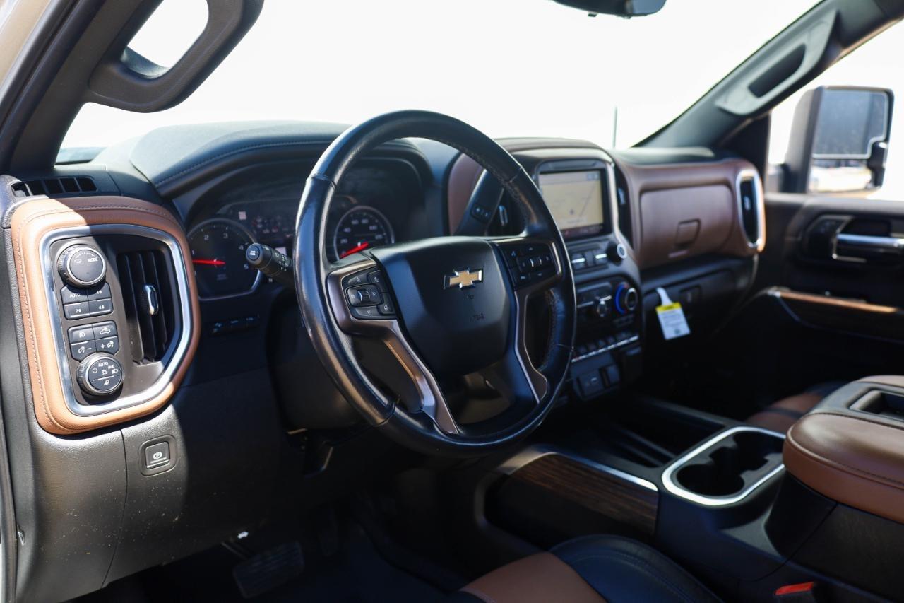 Chevrolet Silverado 3500HD 4WD Crew Cab 172" High Country 2020