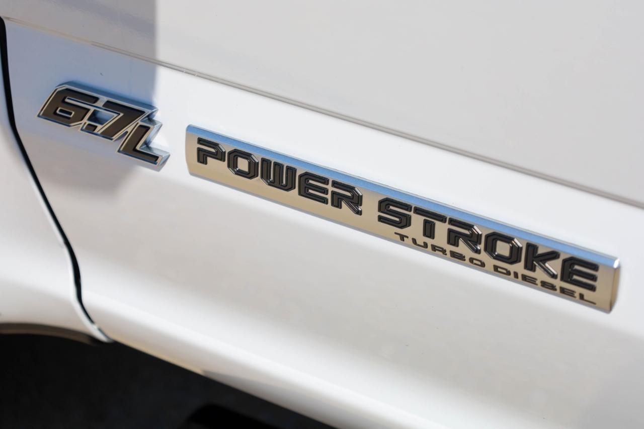 Ford Super Duty F-350 DRW King Ranch 4WD Crew Cab 8' Box 2021