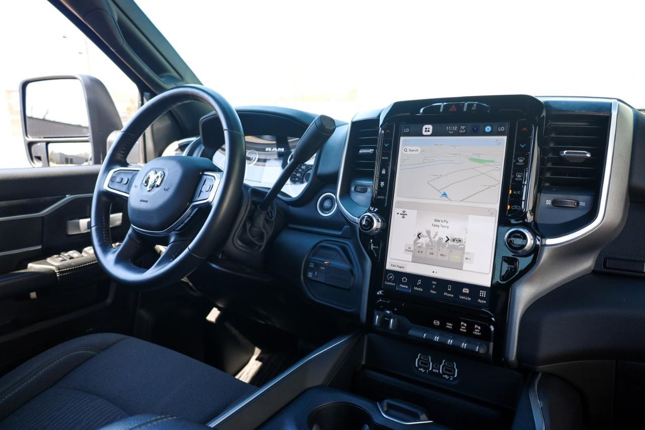 RAM 3500 Big Horn 4x4 Crew Cab 8' Box 2024