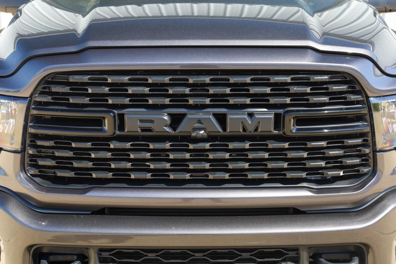 RAM 3500 Big Horn 4x4 Crew Cab 8' Box 2024