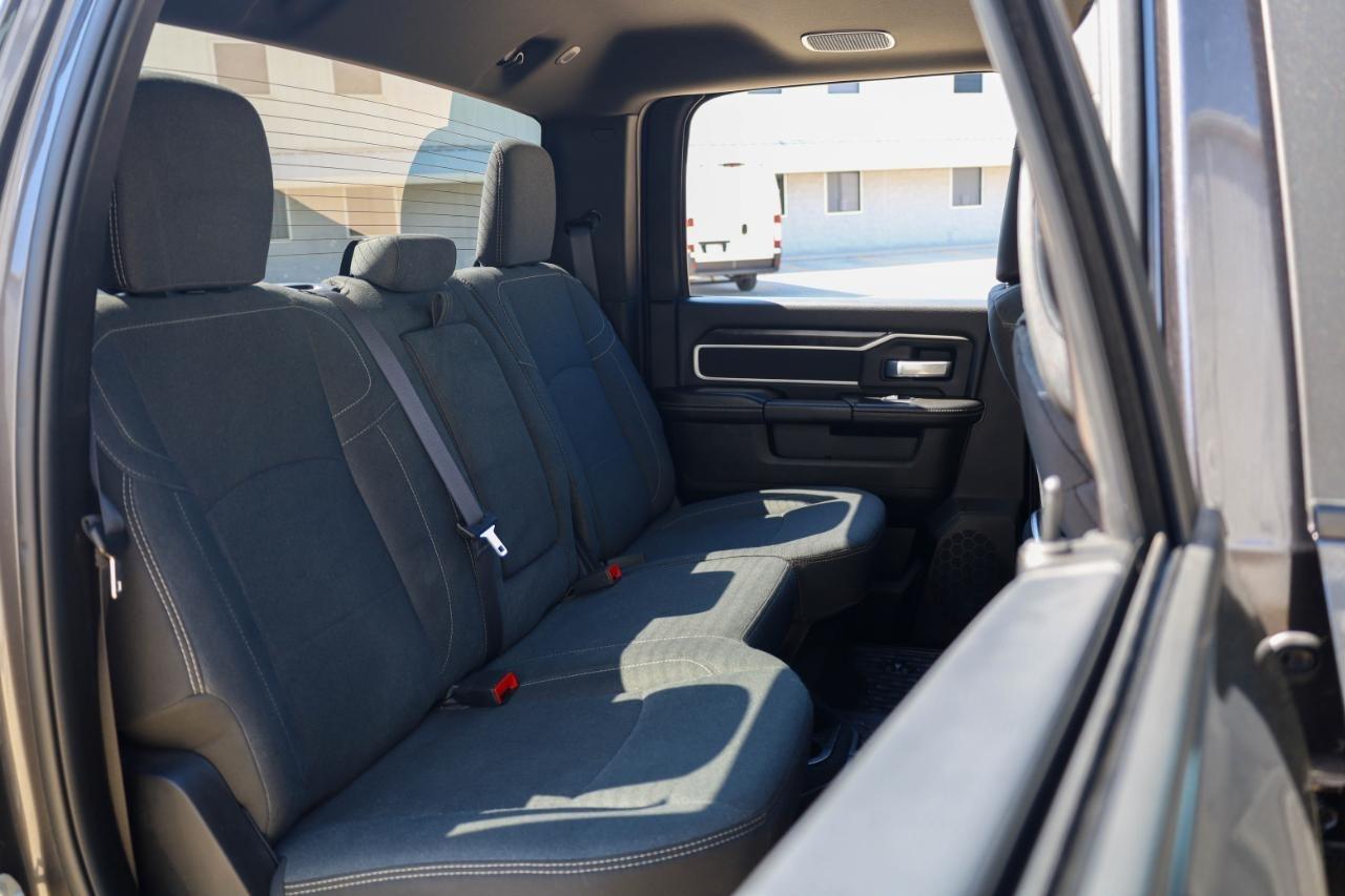 RAM 3500 Big Horn 4x4 Crew Cab 8' Box 2024