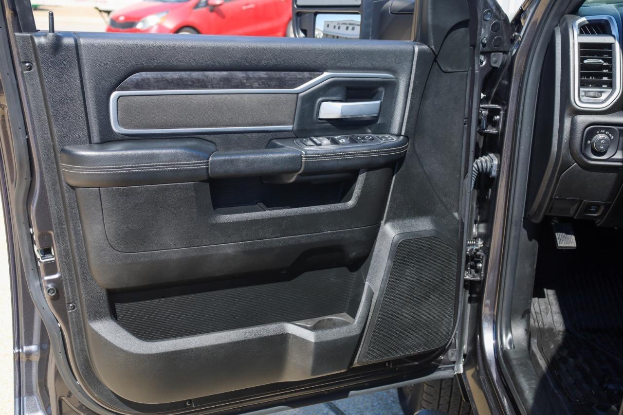 RAM 3500 Big Horn 4x4 Crew Cab 8' Box 2024