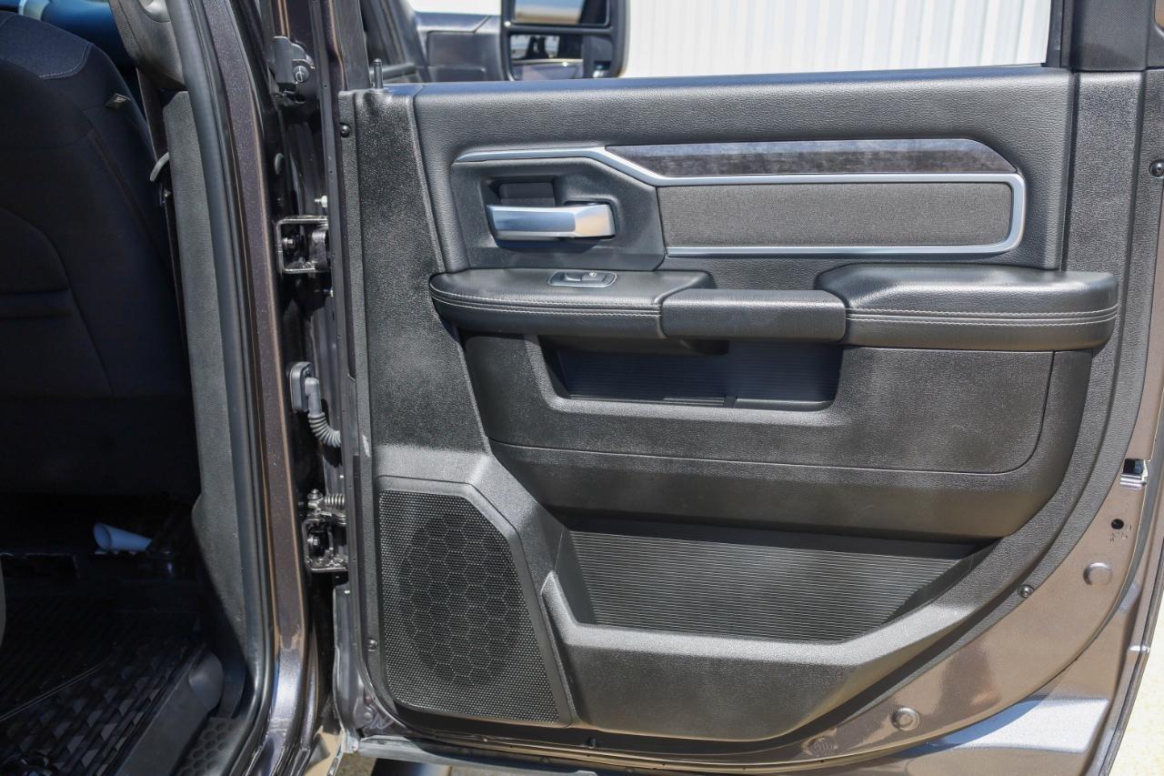 RAM 3500 Big Horn 4x4 Crew Cab 8' Box 2024