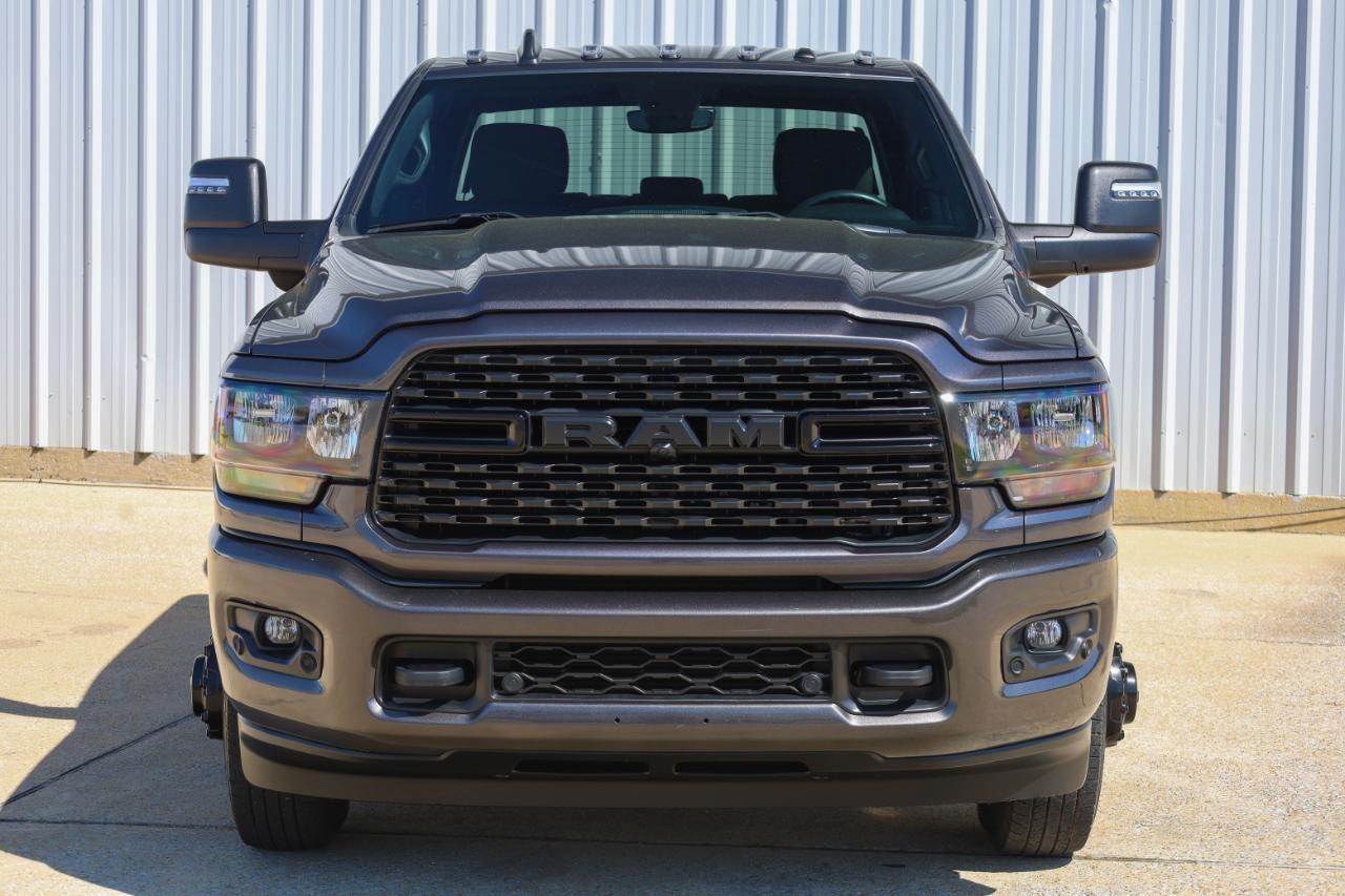 RAM 3500 Big Horn 4x4 Crew Cab 8' Box 2024