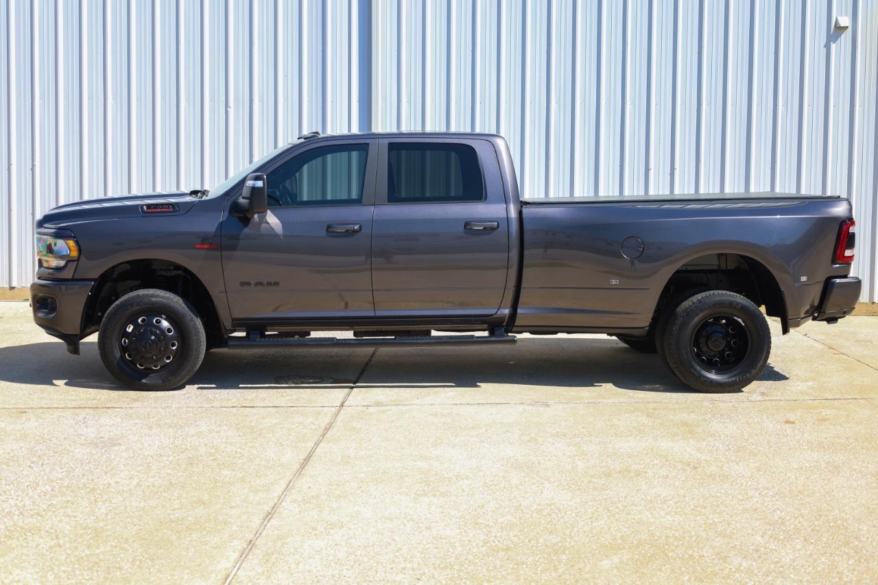 RAM 3500 Big Horn 4x4 Crew Cab 8' Box 2024