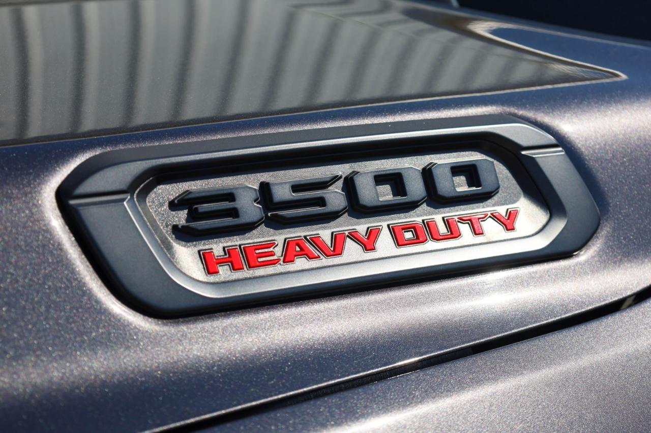 RAM 3500 Big Horn 4x4 Crew Cab 8' Box 2024