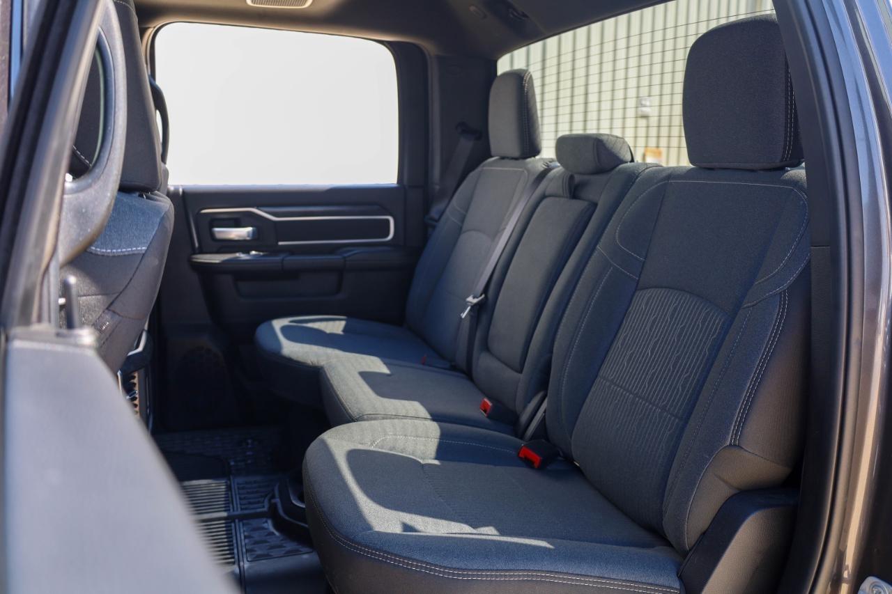 RAM 3500 Big Horn 4x4 Crew Cab 8' Box 2024