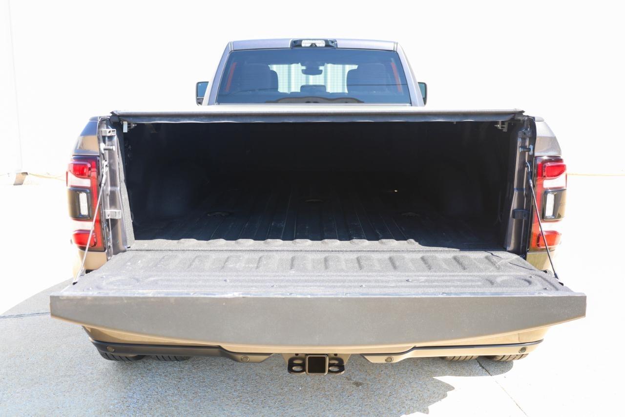 RAM 3500 Big Horn 4x4 Crew Cab 8' Box 2024