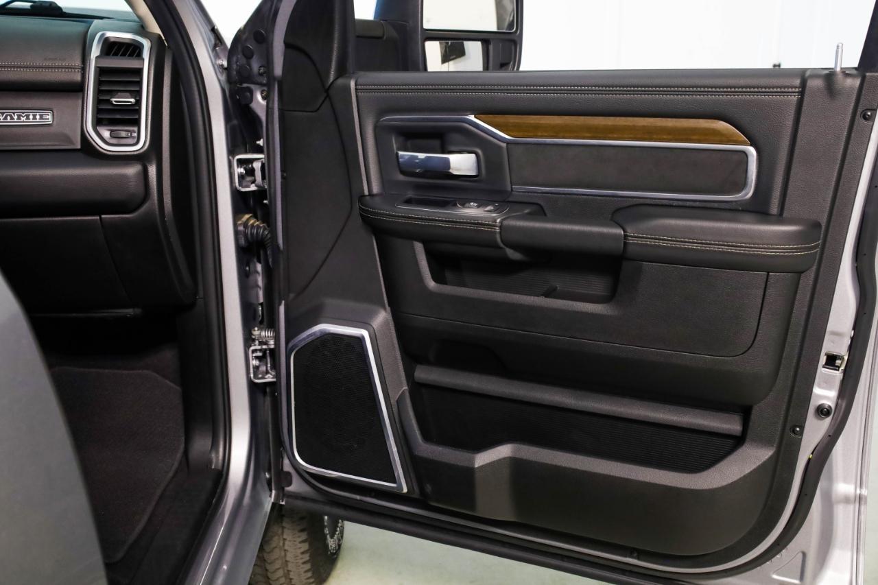 RAM 2500 Laramie 4x4 Crew Cab 6'4" Box 2024