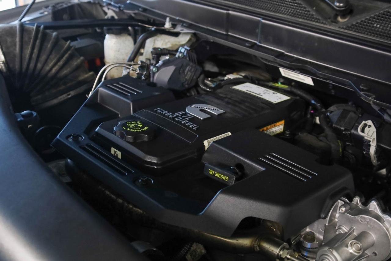 RAM 2500 Laramie 4x4 Crew Cab 6'4" Box 2024