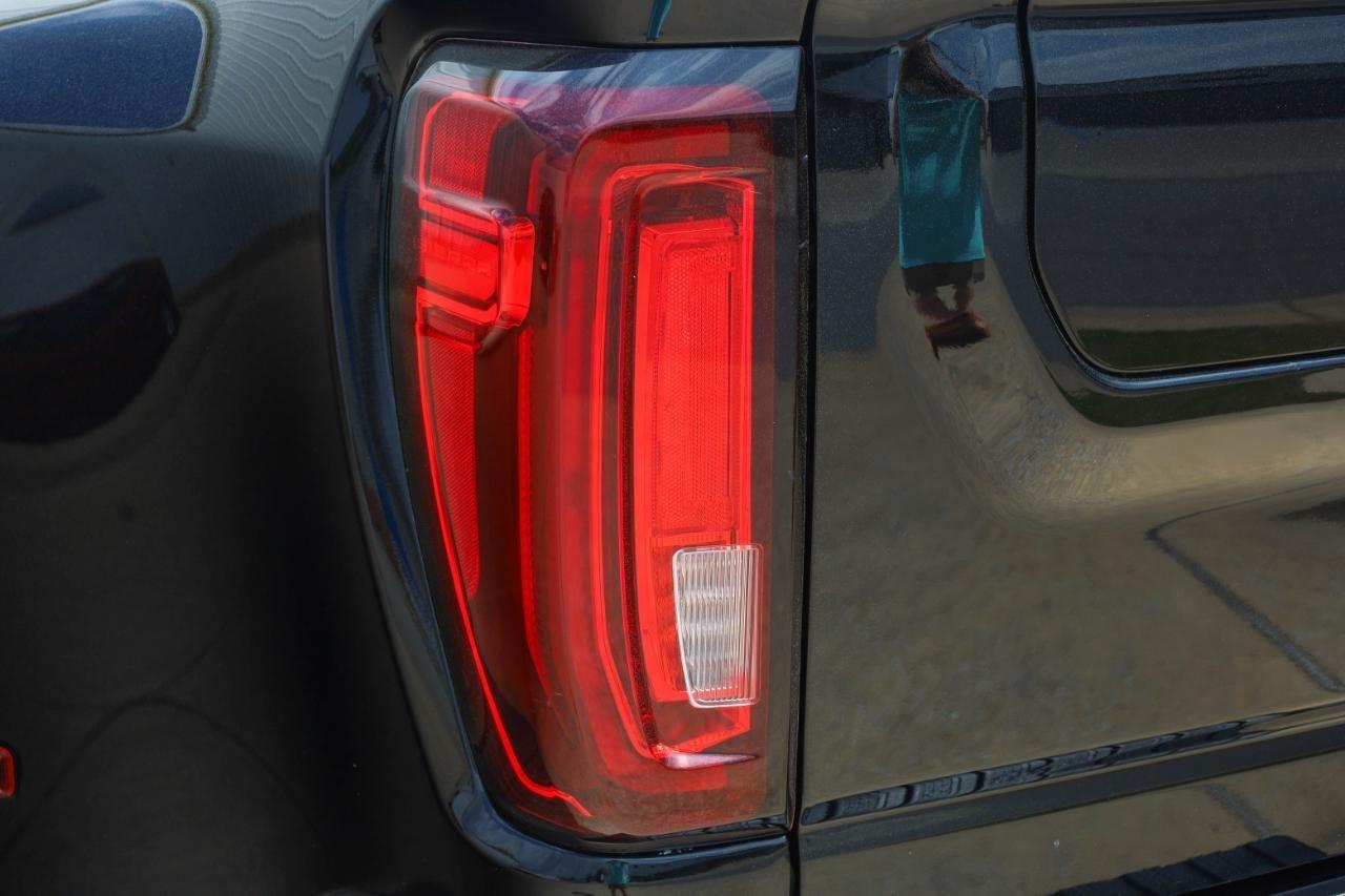 GMC Sierra 3500HD 4WD Crew Cab 172" Denali 2022