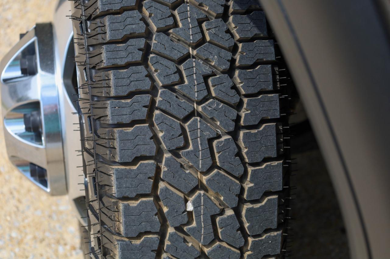 GMC Sierra 3500HD 4WD Crew Cab 172" Denali 2022