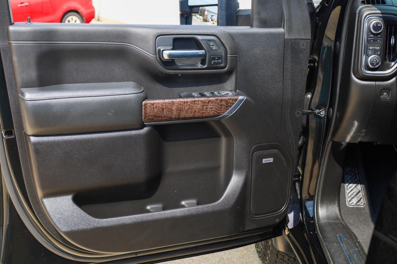 GMC Sierra 3500HD 4WD Crew Cab 172" Denali 2022